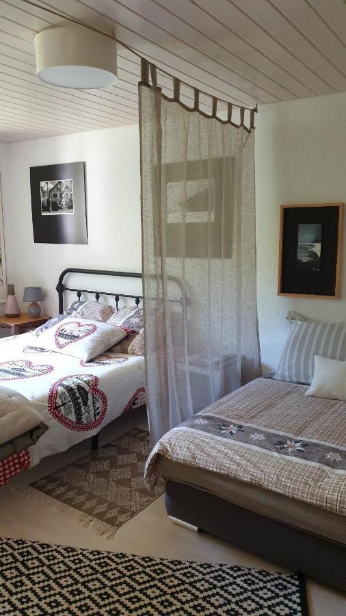 Agreable Chambre D'Hotes, Au Calme, Dans La Nature Roches Luaran gambar